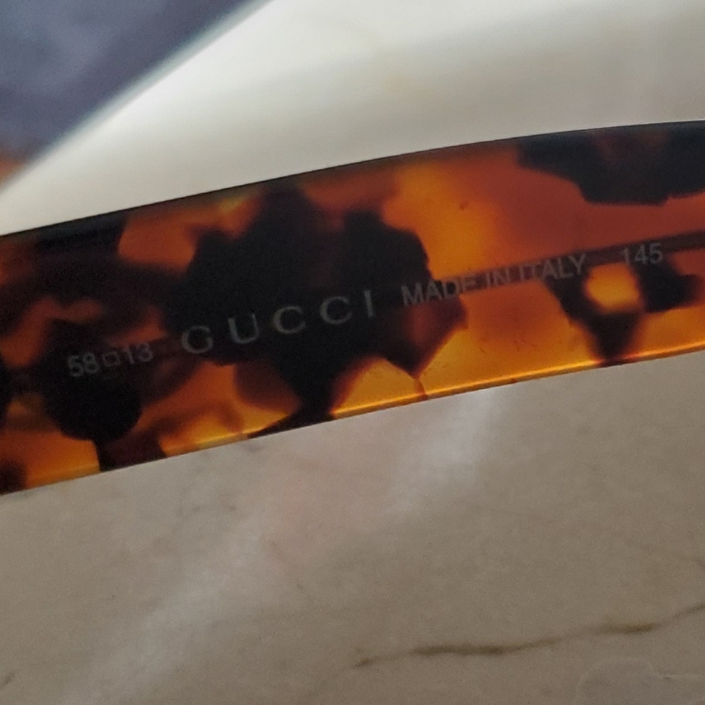 Gucci Vintage Tortoiseshell Frame Women's Sunglasses - Picture 3 of 9